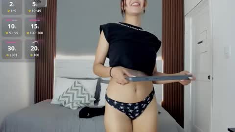 Snapshot of emmy_meadows chatting on October 23, 8:18 pm Emmy online show from October 23, 8:18 pm