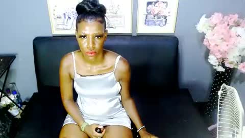 Snapshot of emmybae69 chatting on January 21, 3:48 am emma online show from January 21, 3:48 am