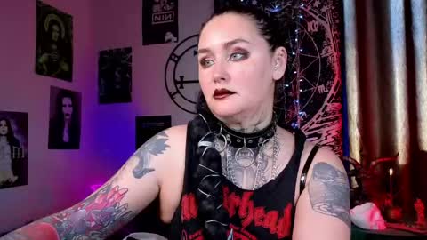Snapshot of emmybrightj_ chatting on May 25, 2:06 am Emmy Bright 50 online show from May 25, 2:06 am