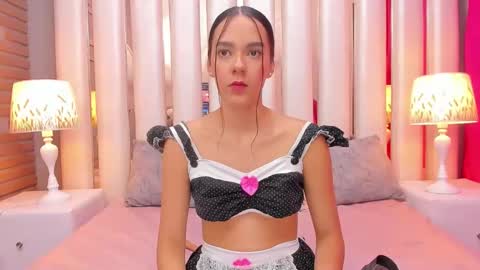 Snapshot of emmycruzz chatting on February 13, 7:54 pm emmy online show from February 13, 7:54 pm