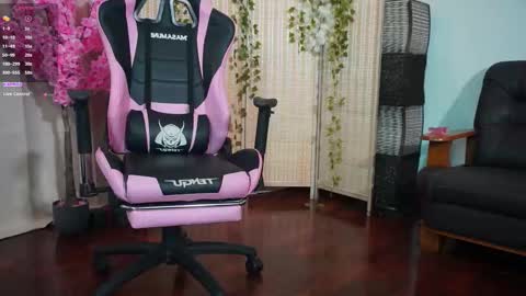 Emmylie online show from March 10, 5:51 pm