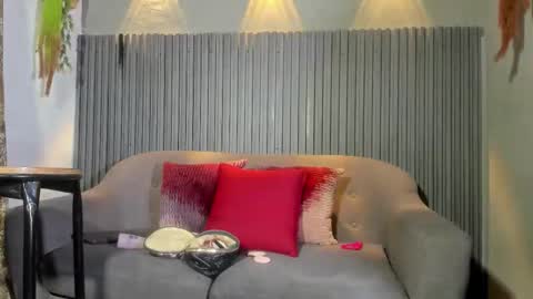 Snapshot of emmyy_fantasyy chatting on March 28, 7:35 pm emmyy_fantasyy online show from March 28, 7:35 pm