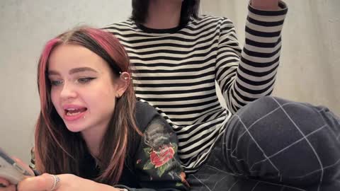 Snapshot of emo_couple666 chatting on January 23, 3:48 am Gabriel Elizabeth online show from January 23, 3:48 am