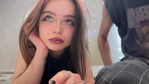 Snapshot of emo_couple666 chatting on February 1, 5:28 am Gabriel Elizabeth online show from February 1, 5:28 am