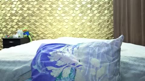 Emo online show from February 6, 4:43 pm