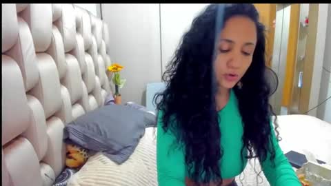Snapshot of emperatriztapia chatting on January 13, 3:01 am emperatriztapia online show from January 13, 3:01 am
