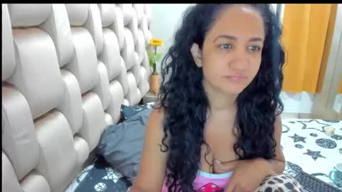 Snapshot of emperatriztapia chatting on February 13, 10:02 am emperatriztapia online show from February 13, 10:02 am