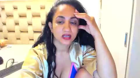 emperatriztapia online show from May 17, 1:03 am