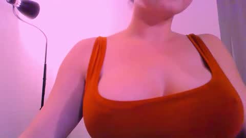 Snapshot of empierce chatting on March 5, 10:17 pm M online show from March 5, 10:17 pm