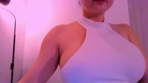 Snapshot of empierce chatting on March 24, 10:04 pm M online show from March 24, 10:04 pm