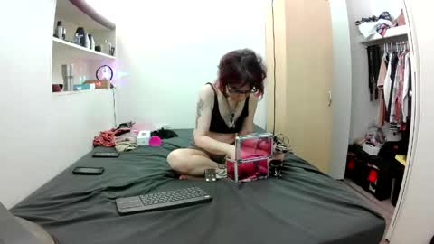 Snapshot of empress_lillth chatting on May 29, 2:48 pm Empress Lillth online show from May 29, 2:48 pm