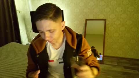 Snapshot of emveeboy96 chatting on November 1, 9:55 am emveeboy96 online show from November 1, 9:55 am