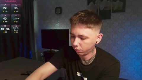 emveeboy96 online show from May 18, 8:42 am