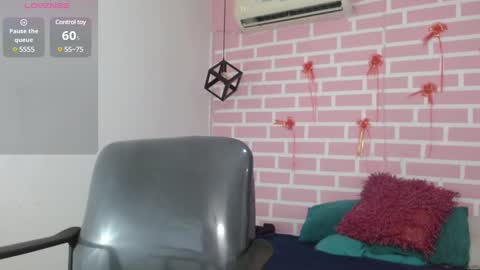 Emy online show from March 1, 7:37 pm