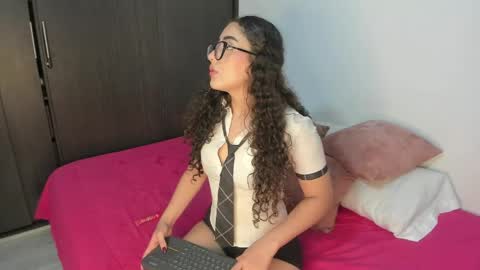 emily collyns online show from March 30, 6:03 am