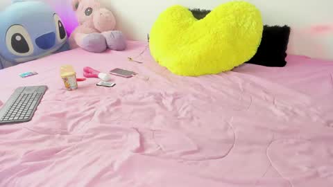 Im Emily would you like to help me reach 100  online show from May 13, 3:42 pm