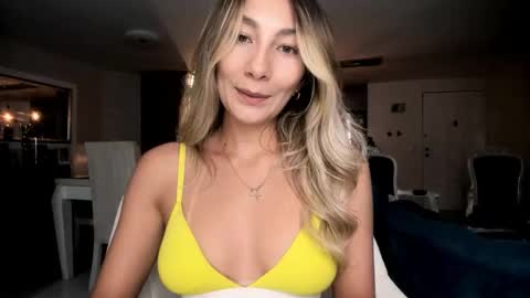 emyconneer online show from November 6, 11:59 pm