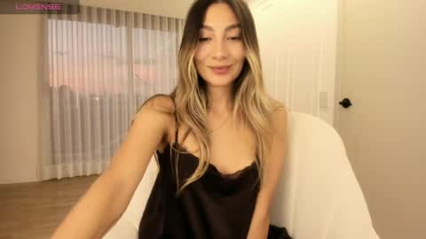 emyconneer online show from May 7, 11:10 pm