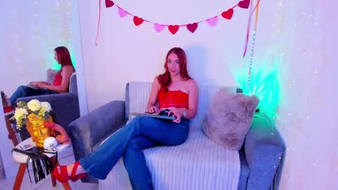 Snapshot of emylyjonhs chatting on February 12, 10:48 pm EMYLY online show from February 12, 10:48 pm