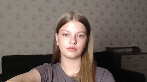 Snapshot of emysway chatting on December 2, 3:03 pm EmySway online show from December 2, 3:03 pm