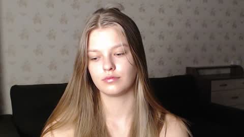 Snapshot of emysway chatting on December 6, 9:57 pm EmySway online show from December 6, 9:57 pm
