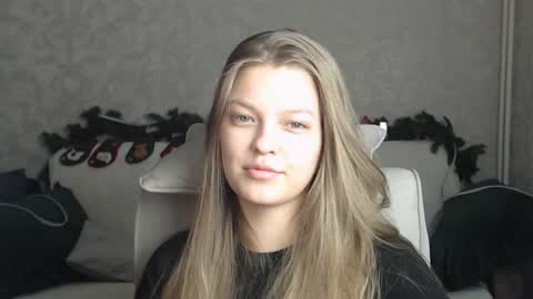 Snapshot of emysway chatting on January 28, 5:03 pm EmySway online show from January 28, 5:03 pm