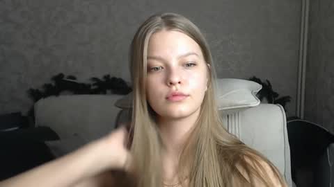 Snapshot of emysway chatting on January 31, 6:03 pm EmySway online show from January 31, 6:03 pm