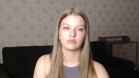 Snapshot of emysway chatting on February 22, 5:57 pm EmySway online show from February 22, 5:57 pm