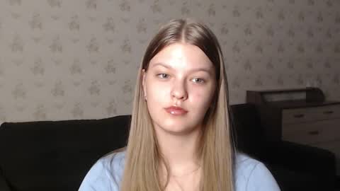 Snapshot of emysway chatting on March 11, 2:07 pm EmySway online show from March 11, 2:07 pm