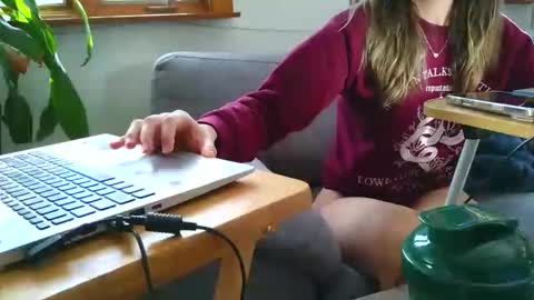 Snapshot of emyxxl chatting on February 13, 2:57 pm emyxxl online show from February 13, 2:57 pm