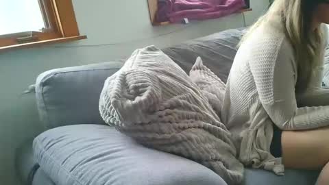 Snapshot of emyxxl chatting on March 10, 12:43 pm emyxxl online show from March 10, 12:43 pm