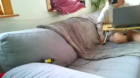 Snapshot of emyxxl chatting on April 2, 12:14 pm emyxxl online show from April 2, 12:14 pm