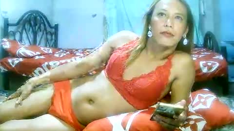 Snapshot of encantadats chatting on January 17, 2:50 pm CHUN LY online show from January 17, 2:50 pm