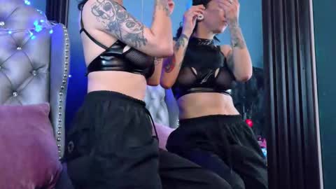 Snapshot of enchantressqueen chatting on March 6, 3:52 pm EnchantressQueen online show from March 6, 3:52 pm