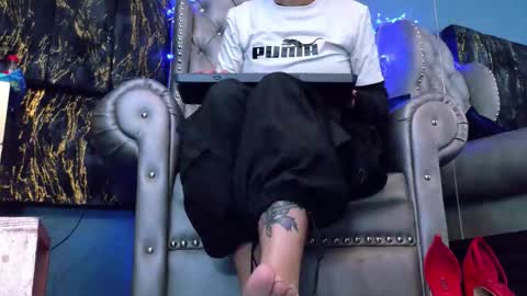 Snapshot of enchantressqueen chatting on March 19, 3:21 am EnchantressQueen online show from March 19, 3:21 am