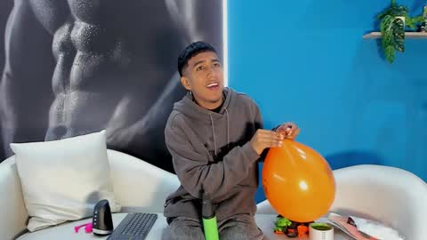 Ender online show from October 12, 1:43 pm