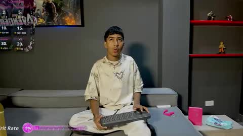 Snapshot of ender_h0tt chatting on March 20, 2:11 pm Ender online show from March 20, 2:11 pm