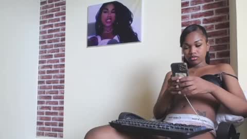 Snapshot of engell_fernandex chatting on March 7, 3:09 pm engell online show from March 7, 3:09 pm