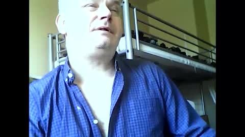 englishguysurrey online show from December 19, 11:50 am