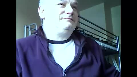 englishguysurrey online show from January 11, 9:15 am