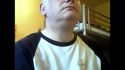 englishguysurrey online show from September 18, 6:04 am
