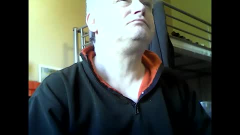 englishguysurrey online show from October 28, 9:02 am