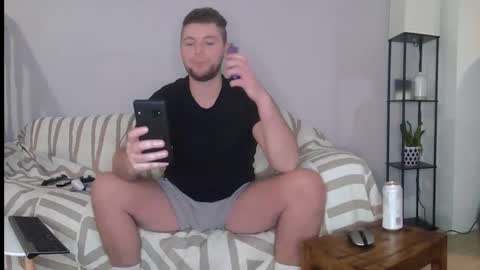 Snapshot of englishladxxx chatting on December 28, 8:58 pm Englishladxxx online show from December 28, 8:58 pm