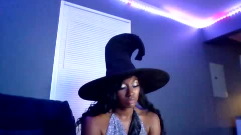 Snapshot of enigmajones19 chatting on November 2, 7:00 am Goddess Enigma online show from November 2, 7:00 am