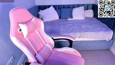 Ella  online show from February 9, 1:09 am