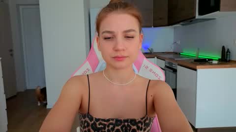 enjoyeverymoment_ online show from March 27, 9:21 am