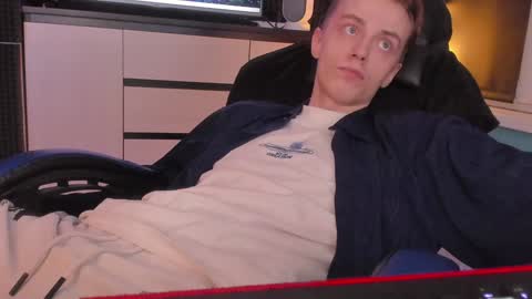 Snapshot of enkeer chatting on December 28, 9:40 pm Enker online show from December 28, 9:40 pm