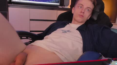 Snapshot of enkeer chatting on January 6, 1:53 am Enker online show from January 6, 1:53 am