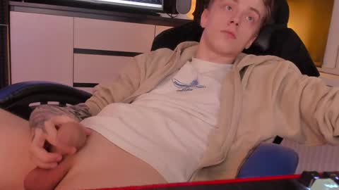 Snapshot of enkeer chatting on January 9, 1:39 am Enker online show from January 9, 1:39 am