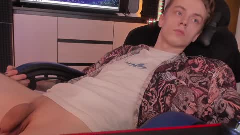 Snapshot of enkeer chatting on January 17, 5:00 am Enker online show from January 17, 5:00 am